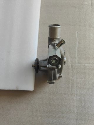 Bomba de Água AISIN Original – Motores Isuzu
