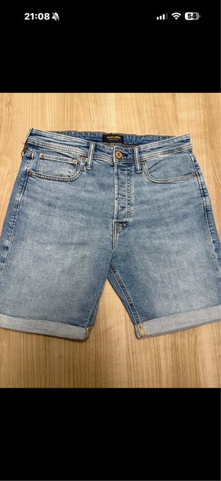Lote de 6 camisetas y 2 bermudas tejanas