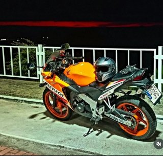 Honda CBR 125 Repsol( Se cambia por coche o moto )