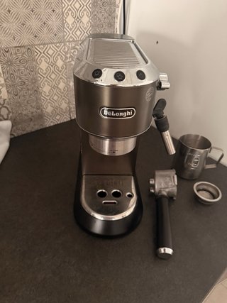 Cafetera DeLonghi Negra