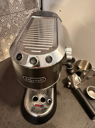 Cafetera DeLonghi Negra