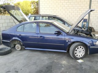 Skoda 02j301107c caja octavia berlina (1u2) 254271
