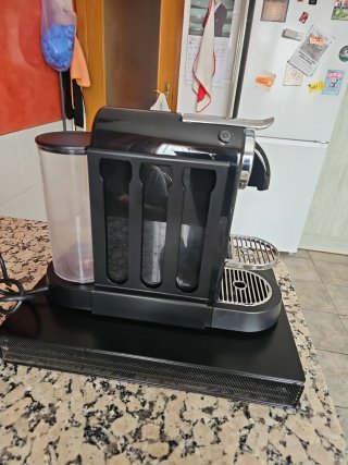 Cafetera Nespresso DeLonghi Negra