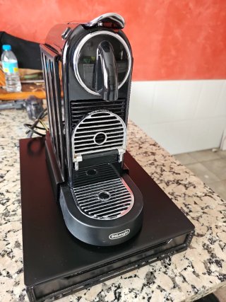 Cafetera Nespresso DeLonghi Negra