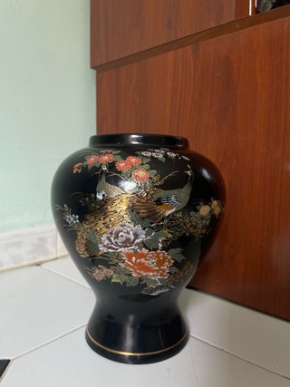 Jarrón Cerámica Negro y Dorado