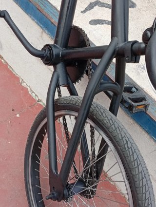 Bicicleta BMX negra