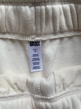Pantalón corto DKNY SPORT beige