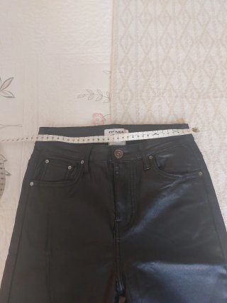 Pantalón encerado negro PICARA