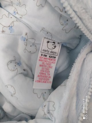 Abrigo bebé azul con capucha