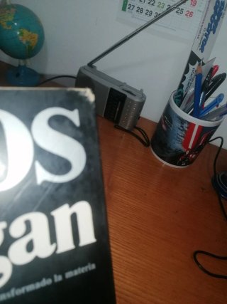 LIBRO COSMOS CARL SAGAN+MALETÍN SERIE VHS REGALO