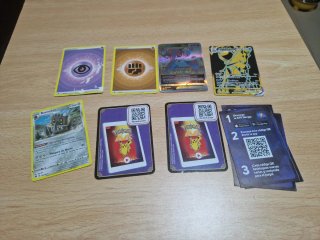 Caja metálica Pokémon + 70 cartas