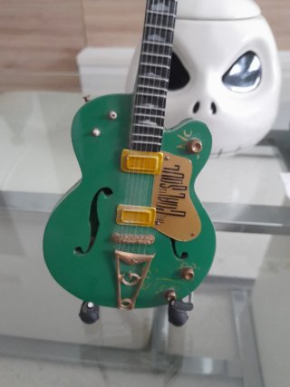 Miniatura Guitarra U2
