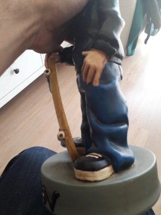 Figura Spoon Skate monopatin Pintada a Mano