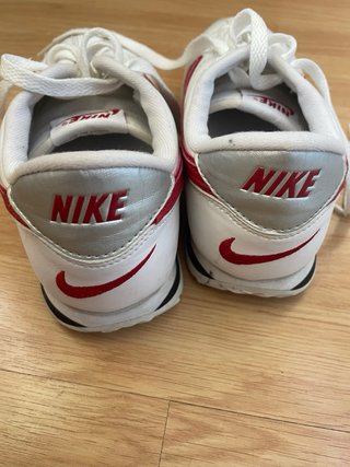 Zapatillas Nike niño blancas y rojas