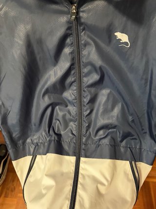 Chaqueta entretiempo azul y blanca