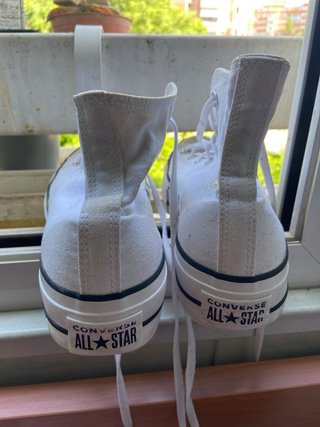 Converse blancas altas con plataforma