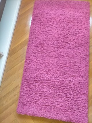 Alfombra juvenil fucsia poliéster