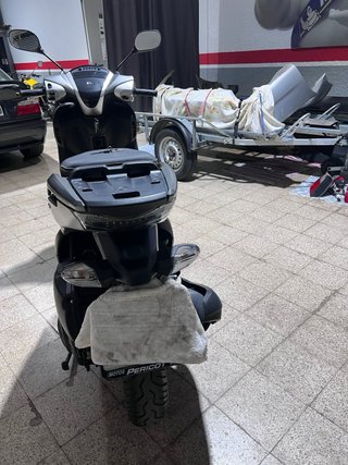 Yamaha Xenter 125 Gris con 9.000 kilometros