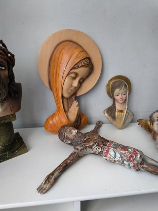 Figuras religiosas antiguas de escayola