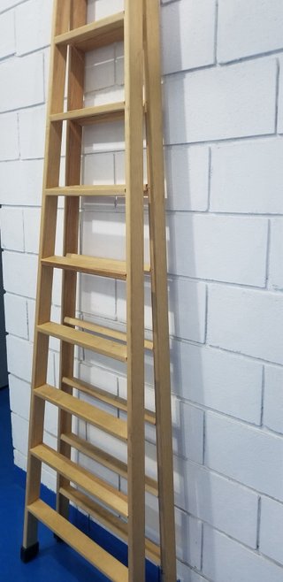 Escalera de madera 9 peldaños
