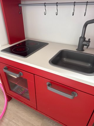 Cocina de juguete roja