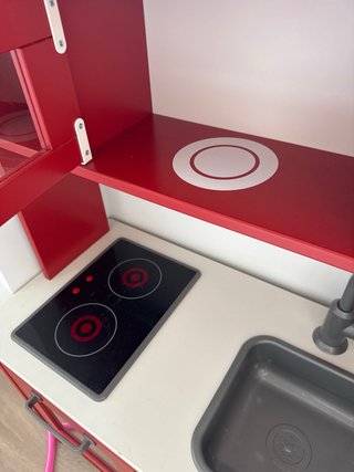 Cocina de juguete roja