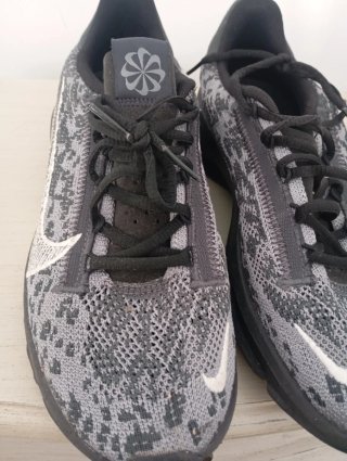 Bambas Nike dos de ellas son un 39 , y 38,5