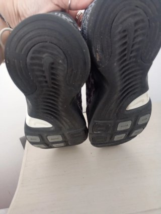 Bambas Nike dos de ellas son un 39 , y 38,5