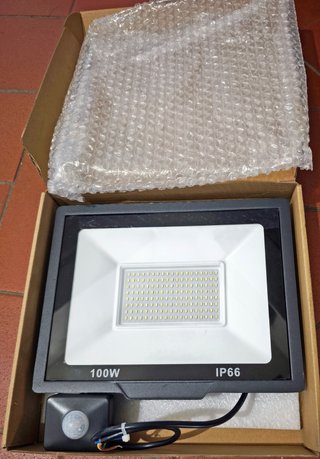 Faro LED 100W Luce Diffusa