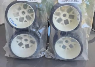 4 RUEDAS RC SPM PISTA 1/8,YA PEGADAS,NUEVAS