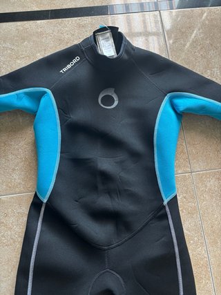 Traje neopreno niño Tribord 153-162 cm. Es corto
