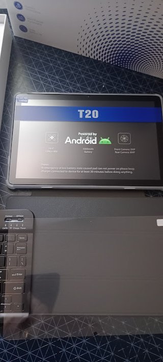 Tablet con tastiera e mouse