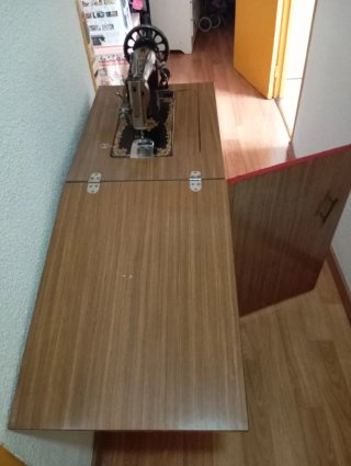 Máquina de coser antigua NG