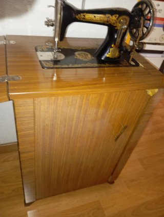 Máquina de coser antigua NG
