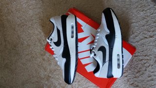 Nike Air Max 1 Blanco y Negro