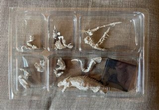 Warhammer Lizardmen Lord Kroq-Gar su Carnosaurio