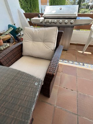 Conjunto de jardín: sofá, 2 sillones y mesa