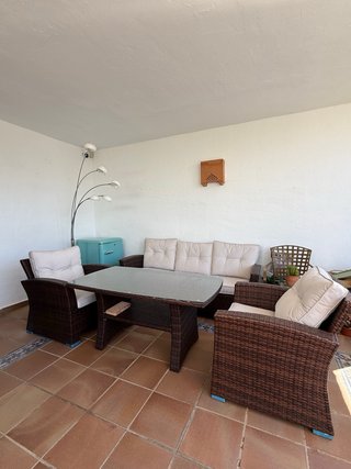 Conjunto de jardín: sofá, 2 sillones y mesa