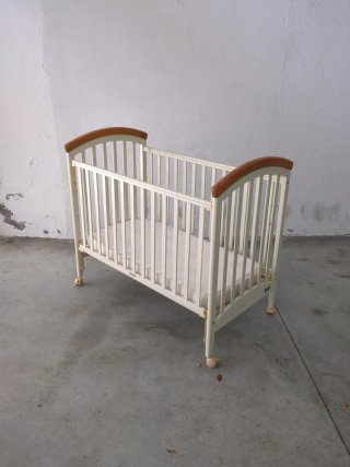 Cuna madera lacada TRAMA