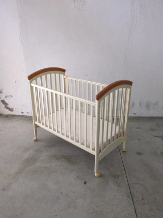 Cuna madera lacada TRAMA