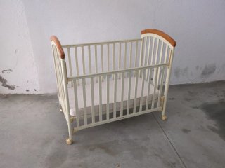 Cuna madera lacada TRAMA
