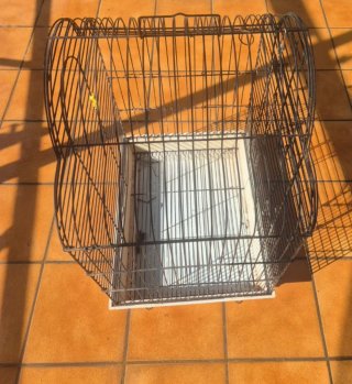 Gabbia grande e rotonda per uccelli