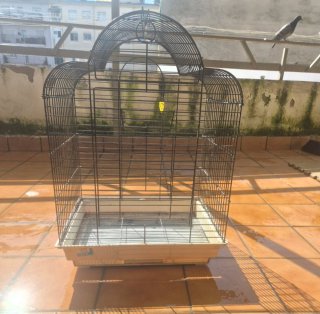 Gabbia grande e rotonda per uccelli