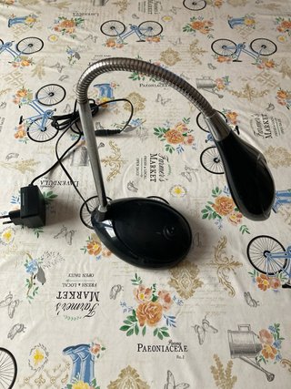 Lámpara de escritorio flexible