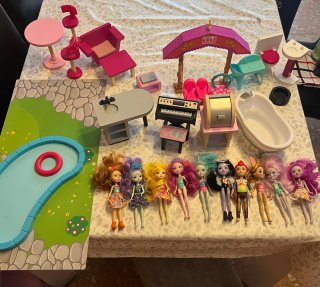 Casa de muñecas rosa