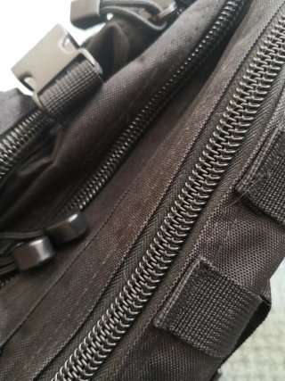 Mochila Táctica Mil-Tec Multiusos Negra 20 litros