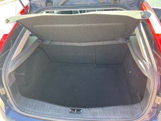 Se vende Ford focus con ITV recién pasada