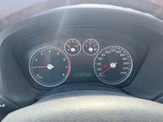 Se vende Ford focus con ITV recién pasada