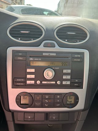 Se vende Ford focus con ITV recién pasada