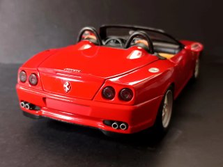 Ferrari 550 Barchetta Pininfarina 1:18